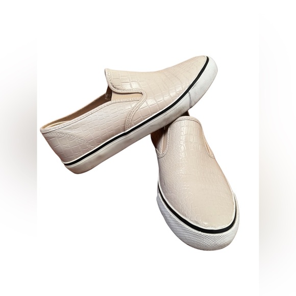 ᴡᴏᴍᴇɴ’s sʟɪᴘ-ᴏɴ sʜᴏᴇ/sɴᴇᴀᴋᴇʀ | ᴛᴇx | ʙᴇɪɢᴇ | sɪᴢᴇ 𝟹𝟿 (ᴜs 𝟾) | ʟɪɢʜᴛʟʏ ᴡᴏʀɴ - Picture 1 of 7